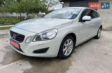 Універсал Volvo V60 2011 в Радивиліві