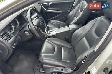 Универсал Volvo V60 2011 в 