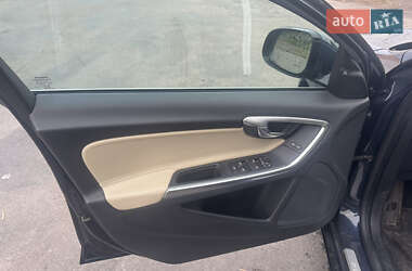 Универсал Volvo V60 2014 в 
