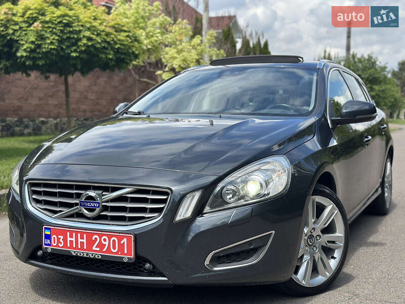 Универсал Volvo V60 2012 в 