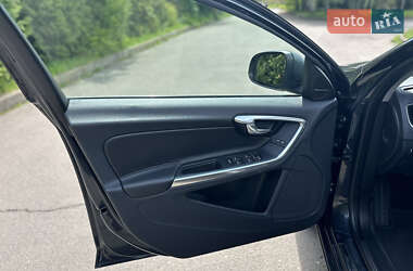 Универсал Volvo V60 2012 в 