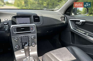 Универсал Volvo V60 2012 в 