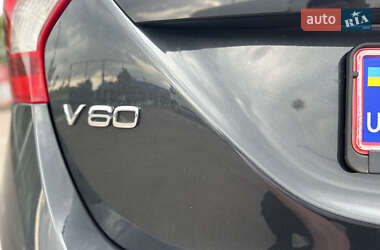 Универсал Volvo V60 2012 в 