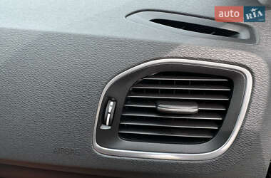 Универсал Volvo V60 2013 в 