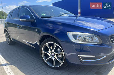 Универсал Volvo V60 2015 в 