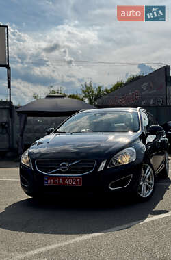 Универсал Volvo V60 2012 в Киеве