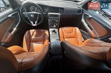 Универсал Volvo V60 2011 в 