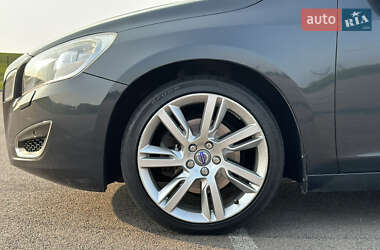 Универсал Volvo V60 2012 в 