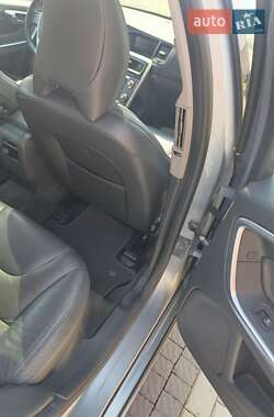 Универсал Volvo V60 2011 в 