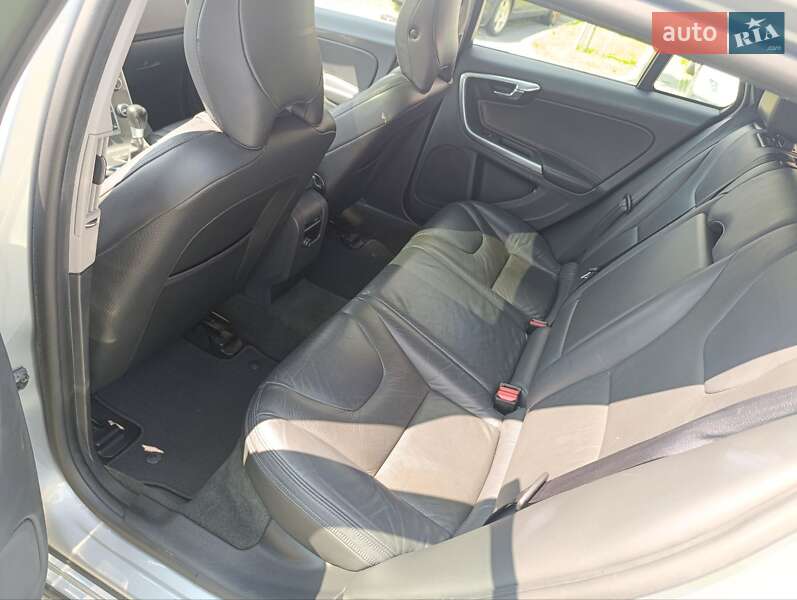 Универсал Volvo V60 2011 в Львове фото 18 Универсал Volvo V60 2011 в Львове