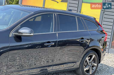 Универсал Volvo V60 2015 в 