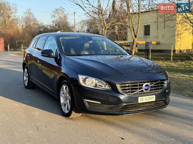Универсал Volvo V60 2015 в 