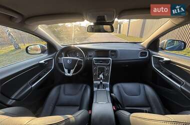 Универсал Volvo V60 2015 в 