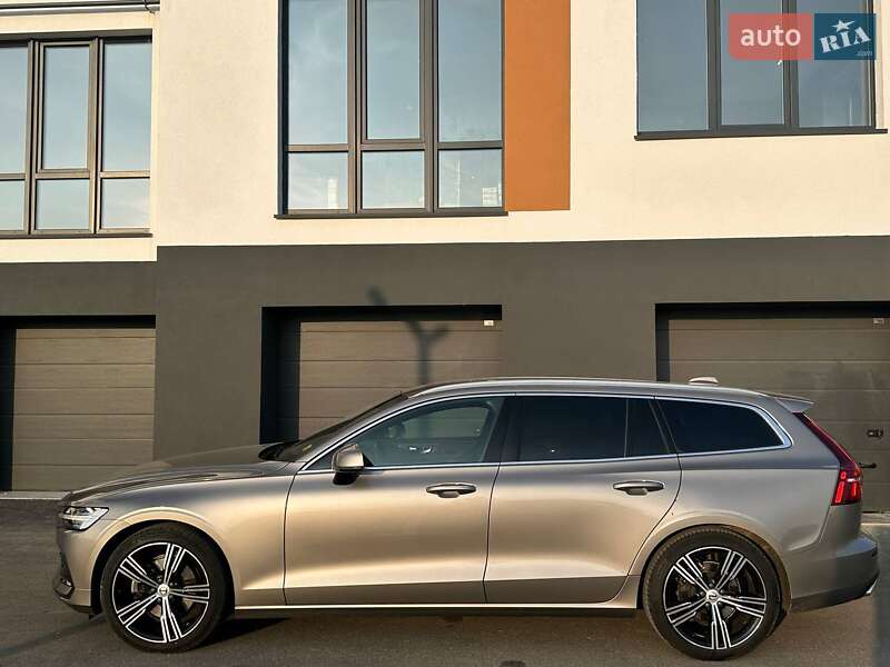 Универсал Volvo V60 2021 в Ровно