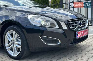 Универсал Volvo V60 2012 в 