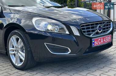 Универсал Volvo V60 2012 в 
