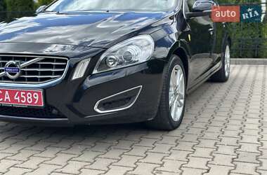 Универсал Volvo V60 2012 в 