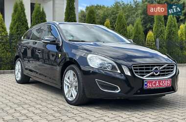 Универсал Volvo V60 2012 в 