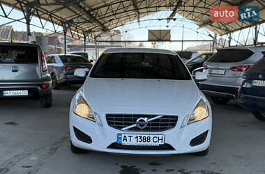 Универсал Volvo V60 2013 в 
