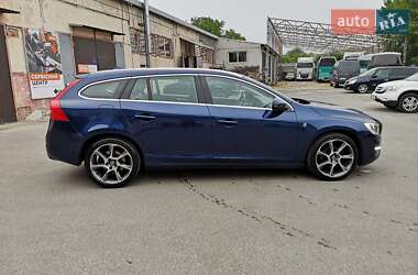 Универсал Volvo V60 2015 в 