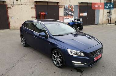 Универсал Volvo V60 2015 в 