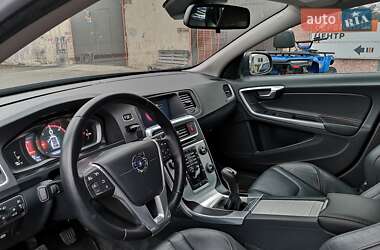 Универсал Volvo V60 2015 в 