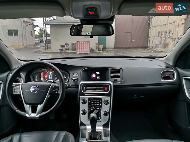 Универсал Volvo V60 2015 в Калуше