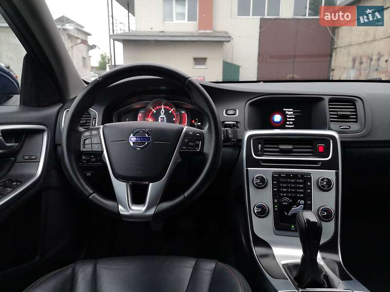 Универсал Volvo V60 2015 в Калуше