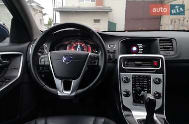 Универсал Volvo V60 2015 в 
