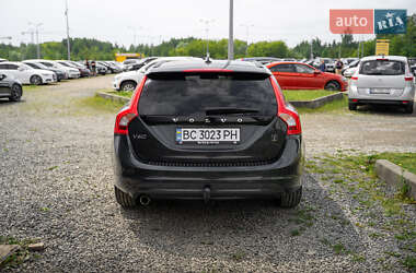 Универсал Volvo V60 2015 в 