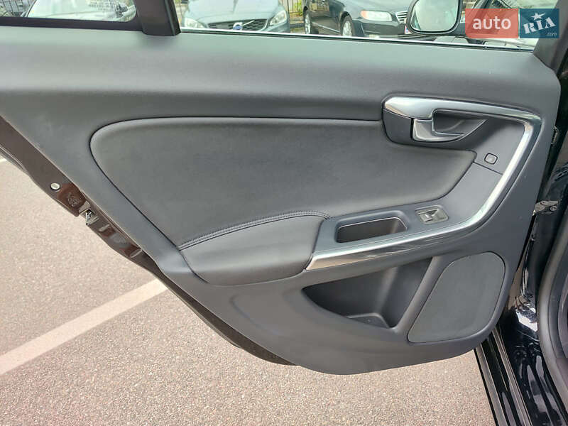 Универсал Volvo V60 2012 в Киеве