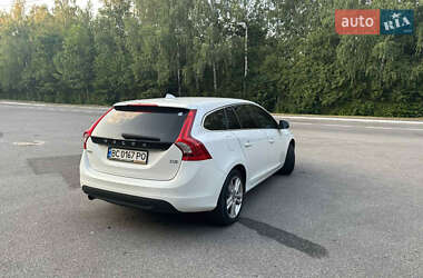 Универсал Volvo V60 2012 в 