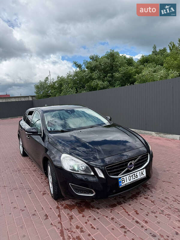 Универсал Volvo V60 2011 в Сарнах