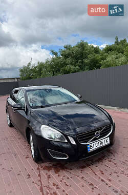 Универсал Volvo V60 2011 в 