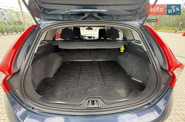 Универсал Volvo V60 2012 в 