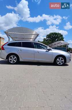 Универсал Volvo V60 2011 в 