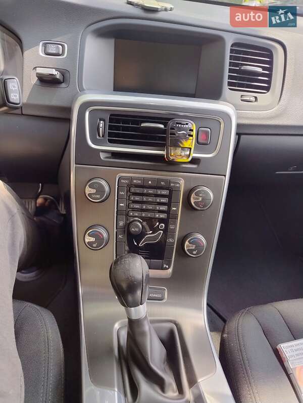 Універсал Volvo V60 2011 в Полтаві