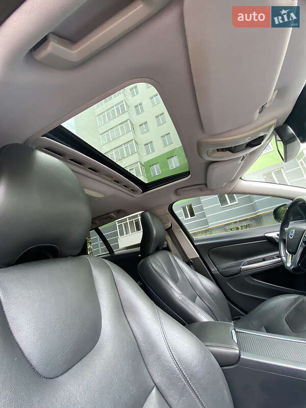 Универсал Volvo V60 2014 в Новояворовске фото 16 Универсал Volvo V60 2014 в Новояворовске