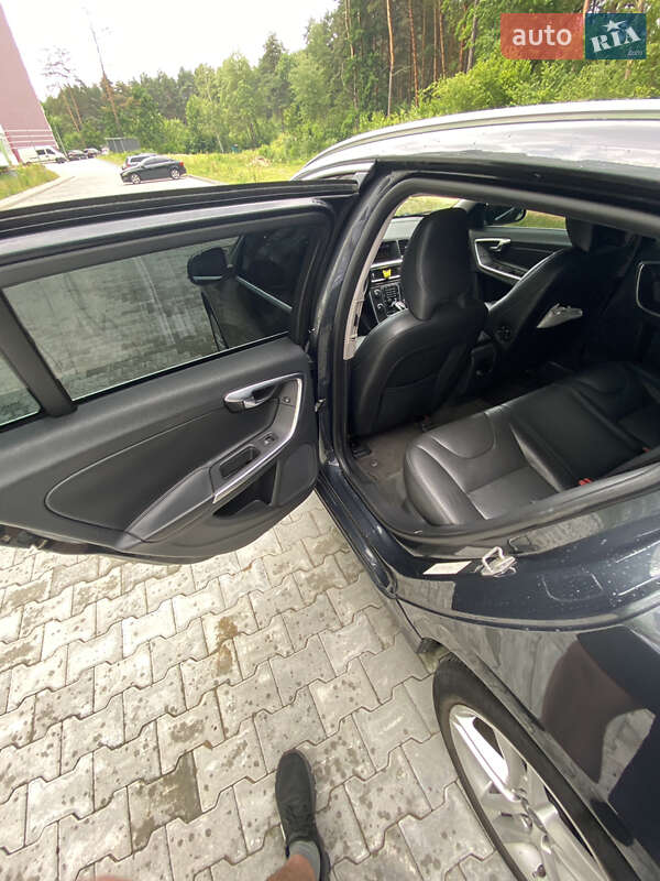 Универсал Volvo V60 2014 в Новояворовске фото 17 Универсал Volvo V60 2014 в Новояворовске