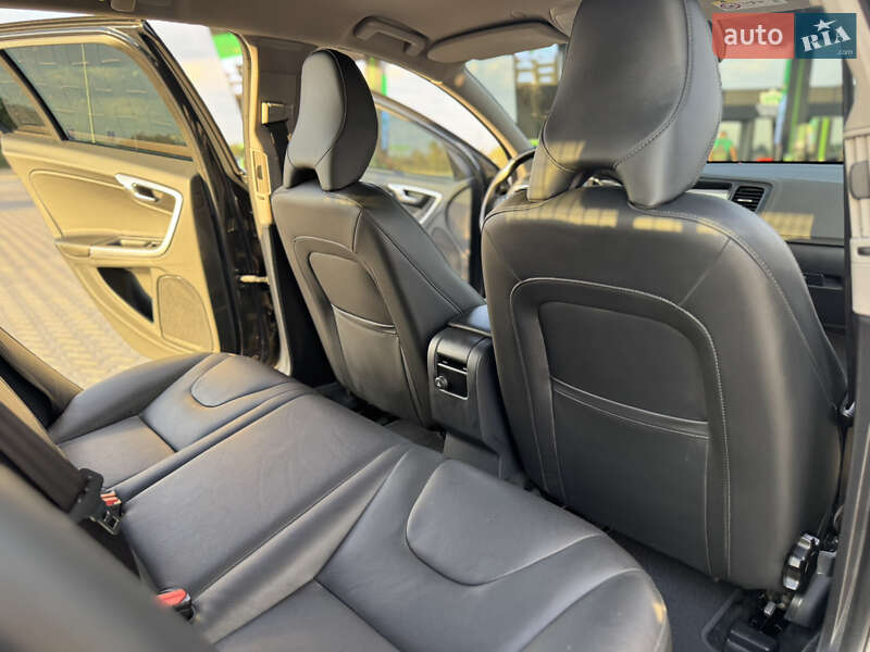 Універсал Volvo V60 2014 в Миколаєві