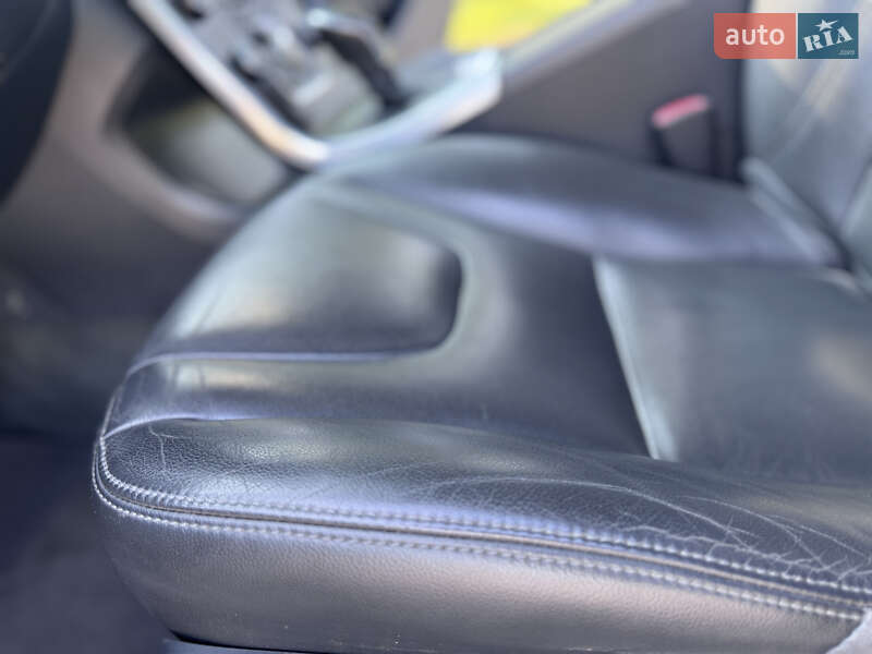 Универсал Volvo V60 2014 в Киеве
