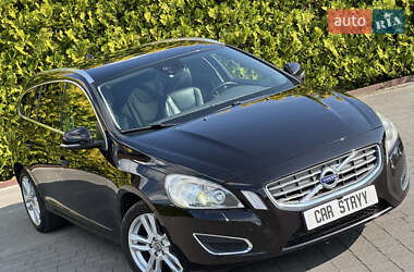 Универсал Volvo V60 2012 в 