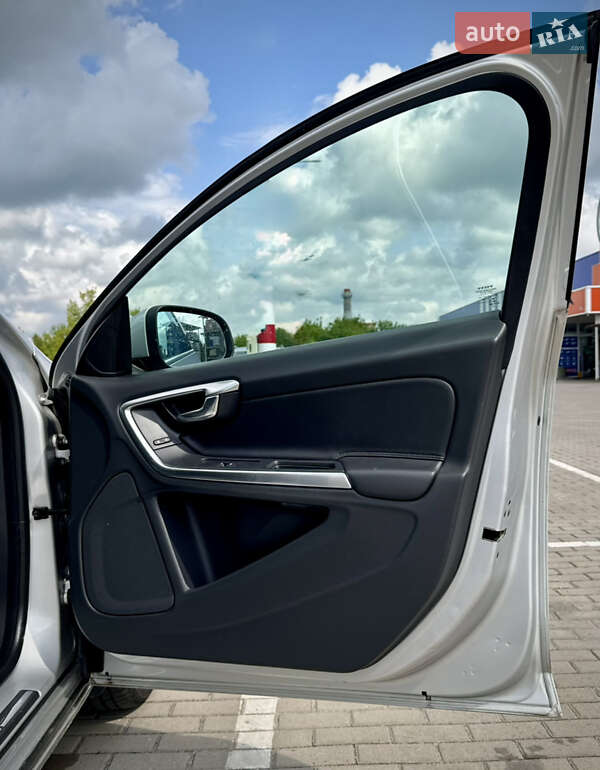 Универсал Volvo V60 2014 в Ровно