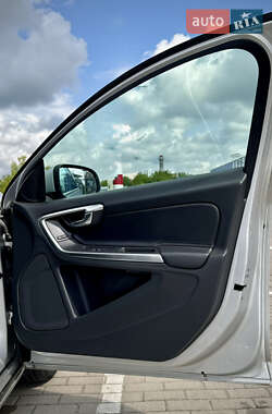 Универсал Volvo V60 2014 в 