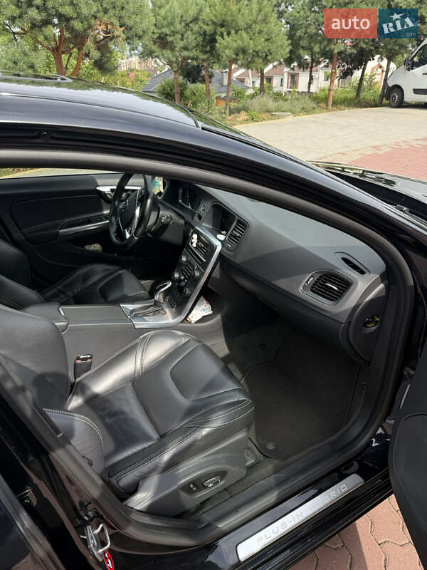 Універсал Volvo V60 2013 в Чернівцях