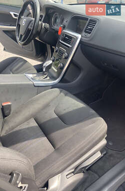 Универсал Volvo V60 2012 в 