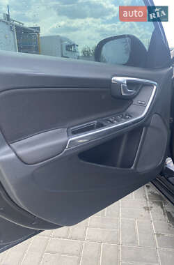 Универсал Volvo V60 2012 в 