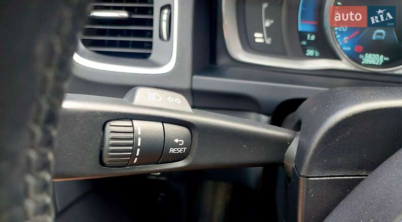 Універсал Volvo V60 2014 в Бродах