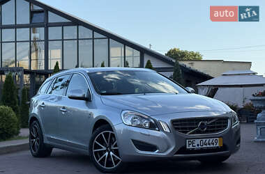 Универсал Volvo V60 2012 в 