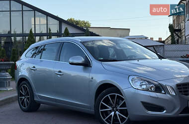 Универсал Volvo V60 2012 в 
